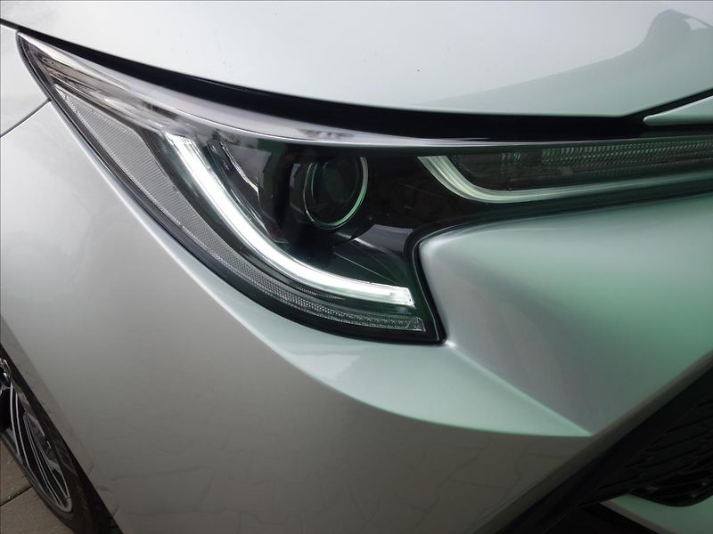 Toyota Corolla 2,0 STYLE TOURING SPORTS - fotka 37 z 44