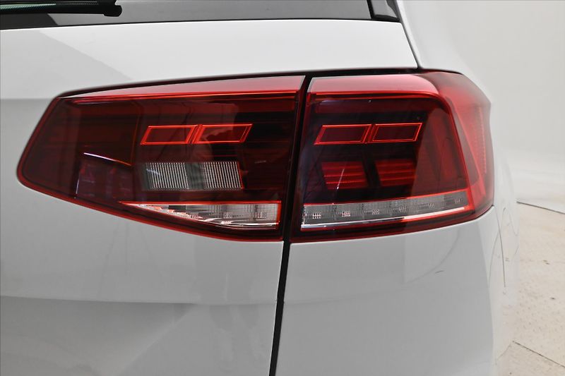 Volkswagen Passat 2,0 TDI 110 kW DSG Business Zá - fotka 32 z 33