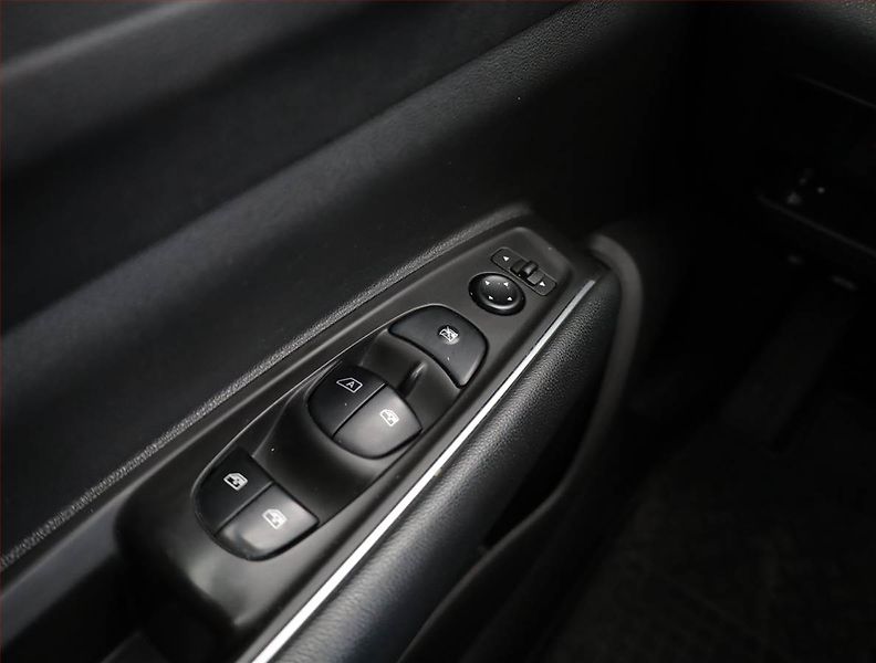 Renault Koleos (2020) 1.8 dCi, Automat, Serv.kniha - fotka 14 z 16