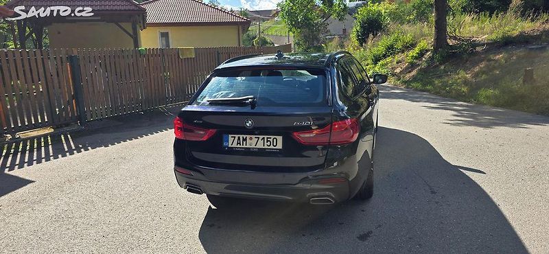 BMW Řada 5 (2018) BMW 540i Touring G31 - fotka 2 z 7