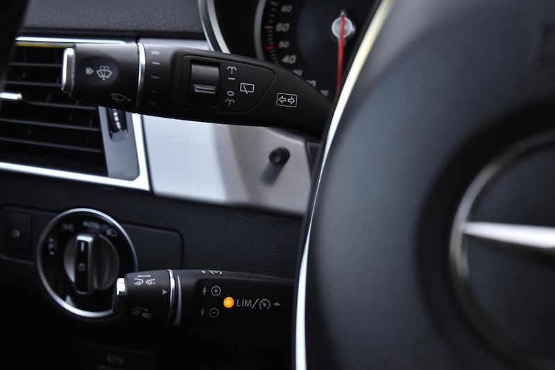 Mercedes-Benz GLE 350 d 4MATIC FACE,NAVI,LED,ČR - fotka 15 z 51