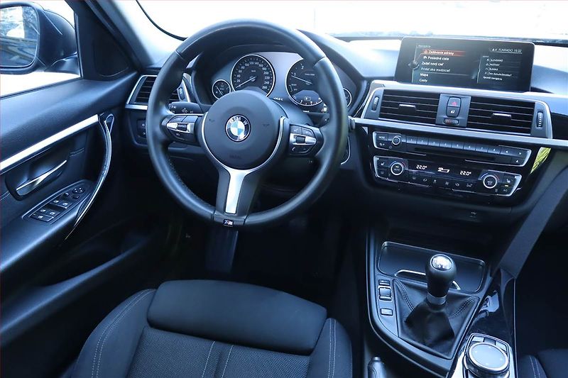 BMW Řada 3 (2016) 320 d, Serv.kniha, Navi - fotka 7 z 25
