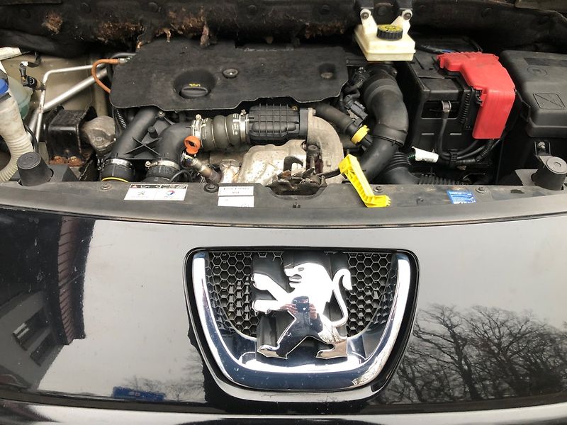 Peugeot Partner (2011) Teppe 1.6 HDi Panorama - fotka 25 z 32
