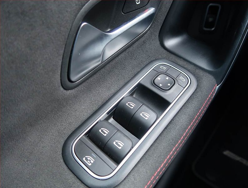 Mercedes-Benz Třídy A (2019) AMG line A 35 AMG 4MATIC - fotka 15 z 16