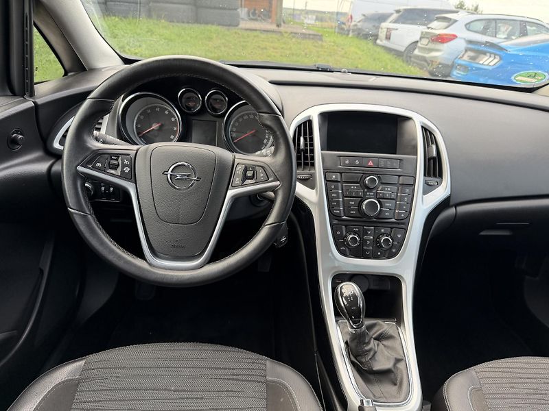 Opel Astra 1.6i - fotka 13 z 22