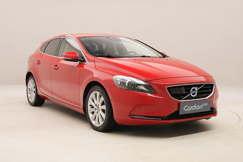 Volvo V40 D4 SUMMUM AUT CZ REZERVACE - fotka 14 z 45