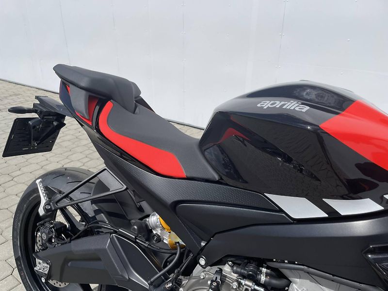 Aprilia (2025) Tuono 660 Factory EU5+ - fotka 5 z 12