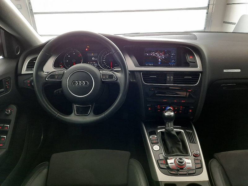 Audi A5 (2012) 2.0 TDI quattro (130kW/177k) - fotka 11 z 26