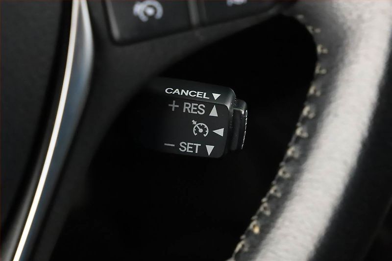 Toyota Corolla (2018) 1.6 Valvematic, Serv.kniha - fotka 16 z 18