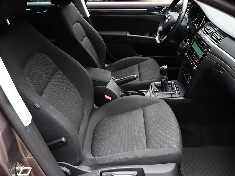 Škoda Superb (2013) Ambition 2.0 TDI, 4X4 - fotka 7 z 16