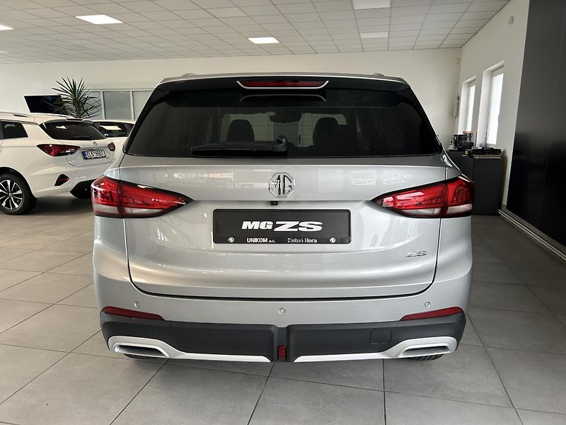 MG ZS (2026) 1,5 HEV 145kW Emotion - fotka 4 z 7