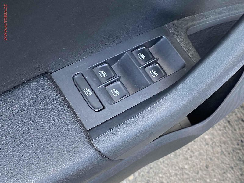 Škoda Octavia (2013) 1.4 TSi, Ambition - fotka 11 z 17