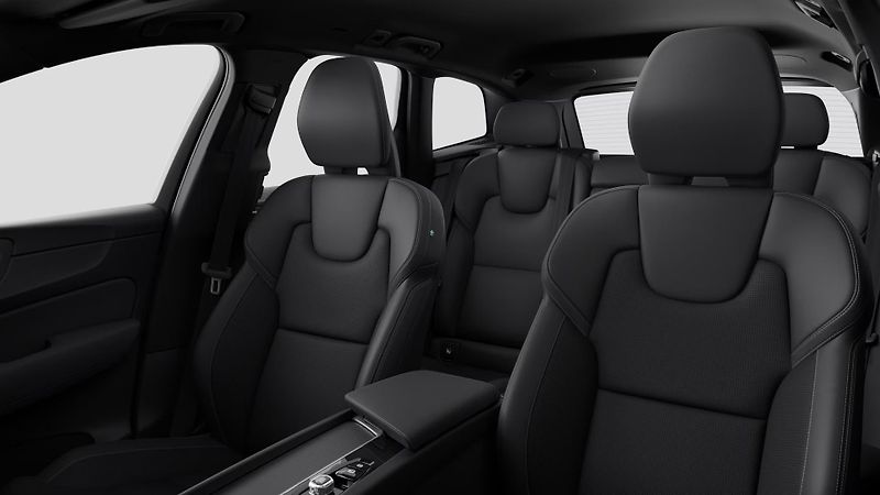 Volvo XC60 (2026) B5 AWD AUT PLUS BLACK EDITION - fotka 9 z 11