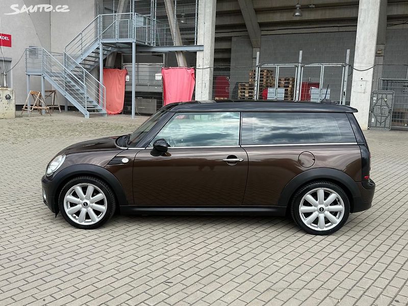Mini Clubman (2008) 1.6D, 80kw Automat - fotka 2 z 22