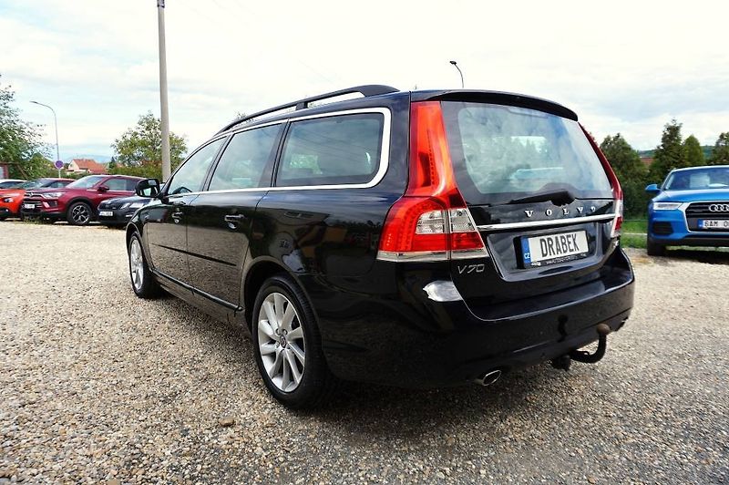 Volvo V70 (2016) MOMENTUM 2,0 D4 133 kW - fotka 7 z 64
