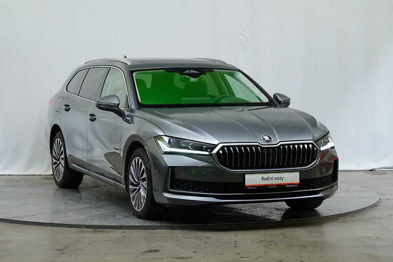 Škoda Superb - fotka 8 z 28