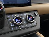 Land Rover Defender 110 D300 X-DYNAMIC HSE AWD CZ - náhled 27