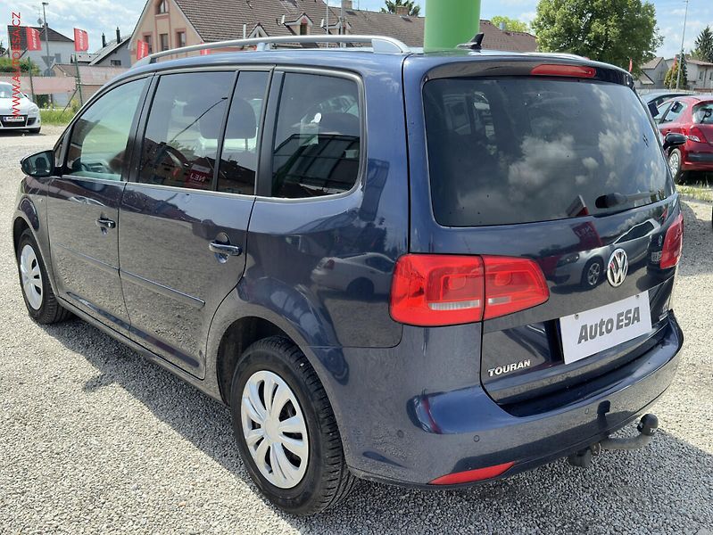 Volkswagen Touran (2013) 1.6 TDi DSG, DSG, AC - fotka 6 z 19
