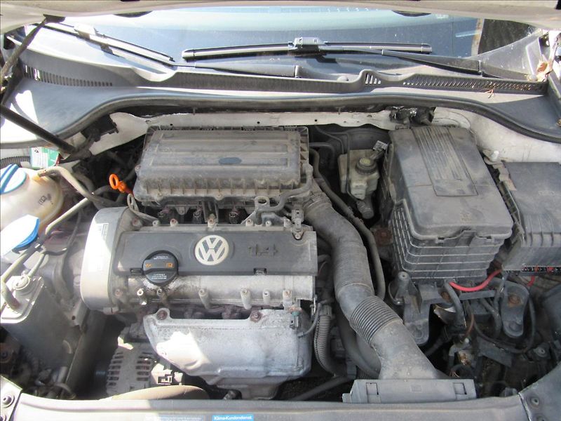 Volkswagen Golf 1,4 i 59kW - fotka 23 z 29