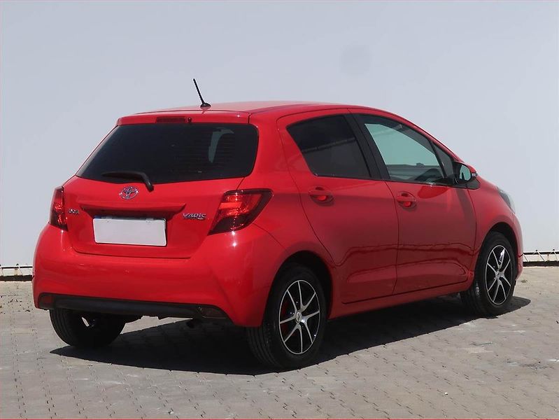 Toyota Yaris (2015) 1.33 Dual VVT-i, Serv.kniha - fotka 5 z 15