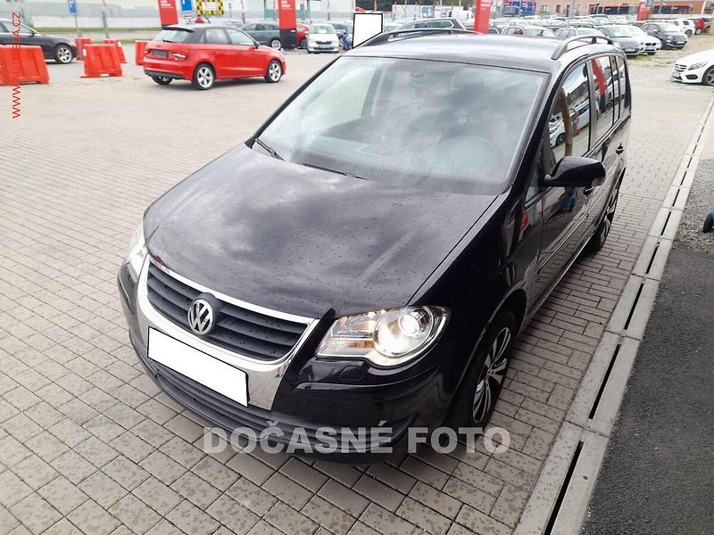 Volkswagen Touran (2009) 1.9TDi - fotka 1 z 3