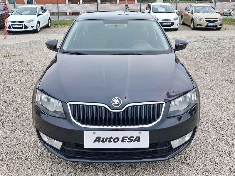 Škoda Octavia (2015) 2.0 TDi, ČR, AC, výhřev sed - fotka 2 z 19
