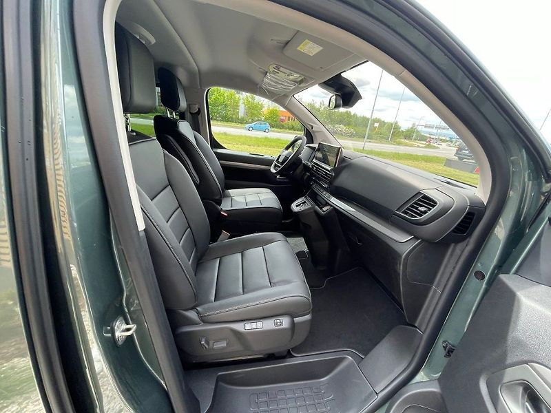 Toyota ProAce Verso 2.2D 180HP 8A/T VIP 6 - fotka 27 z 30