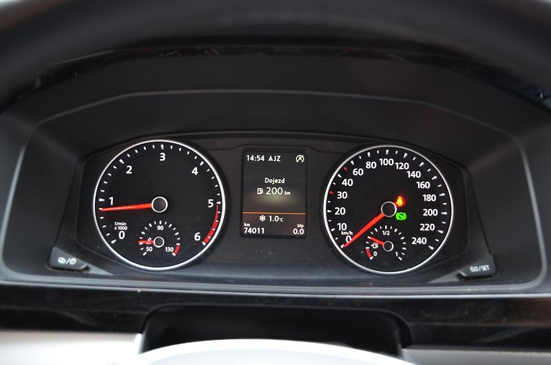 Volkswagen Multivan (2017) TDi 150kW 4x4 DSG Highline ČR - fotka 31 z 48