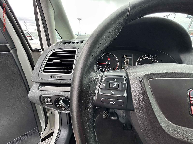 Seat Alhambra (2012) 2.0 TDi, Style, autoAC - fotka 17 z 18