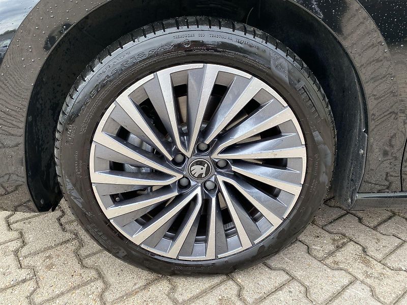 Škoda Superb (2025) 1.5 TSI iV DSG L&K - fotka 32 z 36