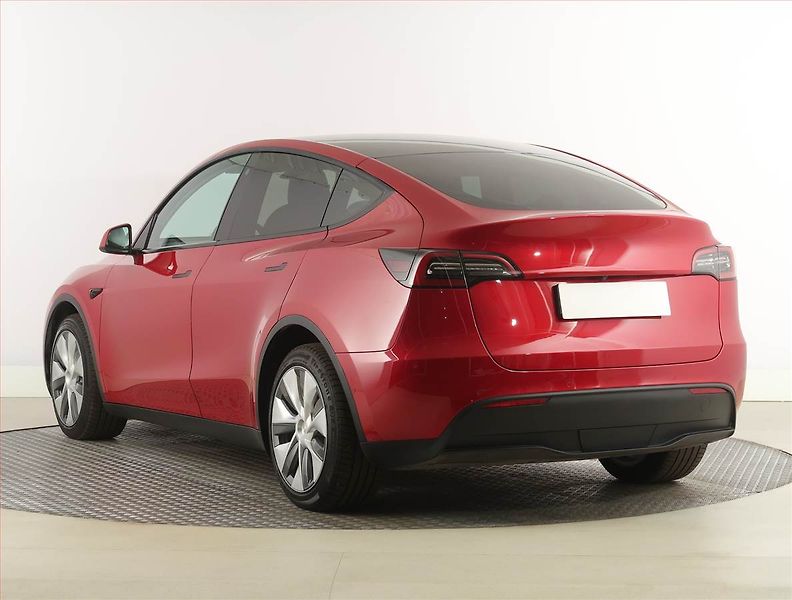 Tesla Model Y (2022) Long Range AWD 79kWh, SoH 89% - fotka 4 z 33