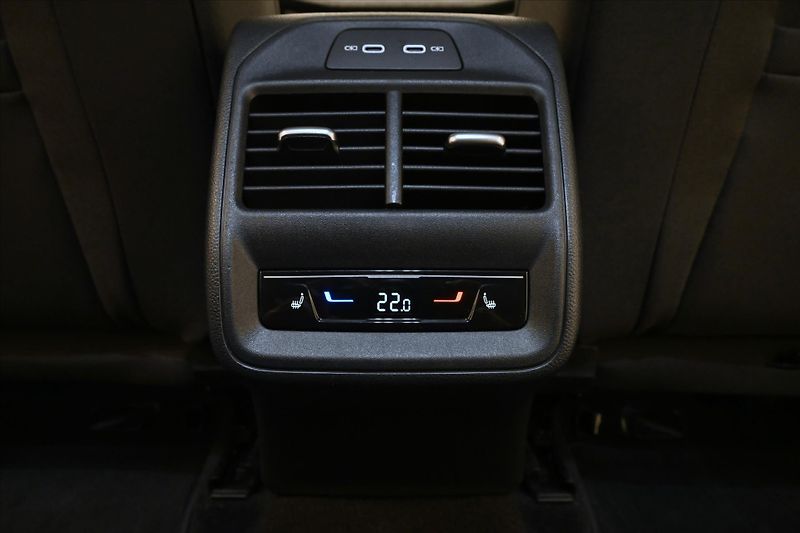 Škoda Superb 1,5 TSI 110kW DSG Selection Zá - fotka 22 z 33