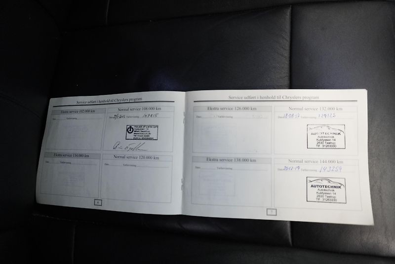 Chrysler Grand Voyager 3,8I LIMITED AUT. - fotka 29 z 30