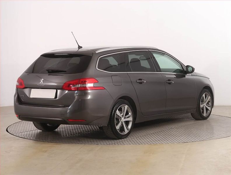 Peugeot 308 (2020) Allure 1.5 BlueHDi, Serv.kniha - fotka 5 z 13