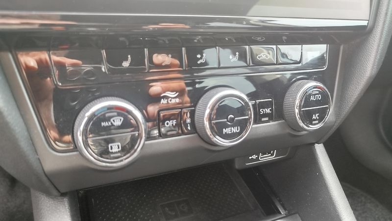 Škoda Octavia (2018) 1.5 tsi  TAŽNÉ ZAŘÍZENÍ  - fotka 14 z 30