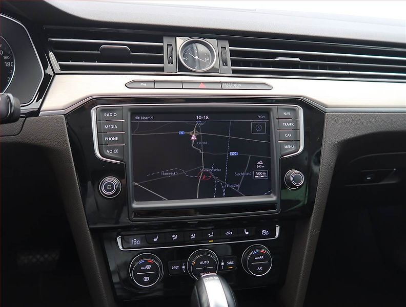 Volkswagen Passat (2016) 2.0 TDI, Automat, Serv.kniha - fotka 16 z 22