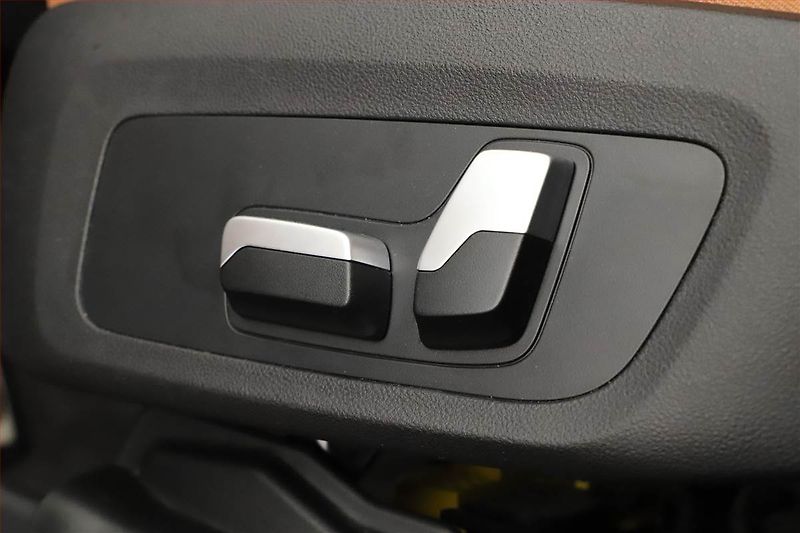 BMW iX3 (2022) 80 kWh, SoH 99% - fotka 11 z 20