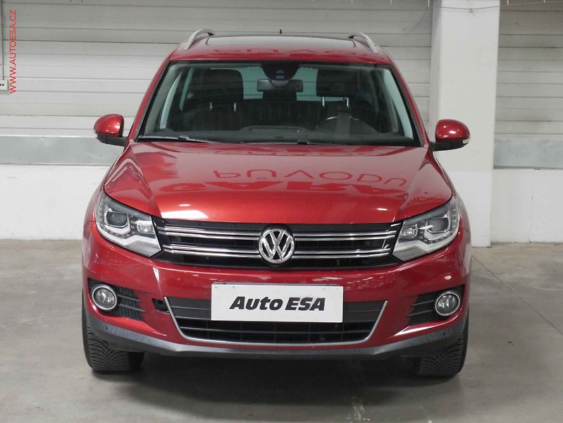 Volkswagen Tiguan (2013) 2.0TDi 4x4, Xenon, park.čidla - fotka 2 z 23