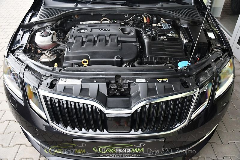 Škoda Octavia 2.0TDi STYLE EXTRA TAŽNÉ - fotka 46 z 47