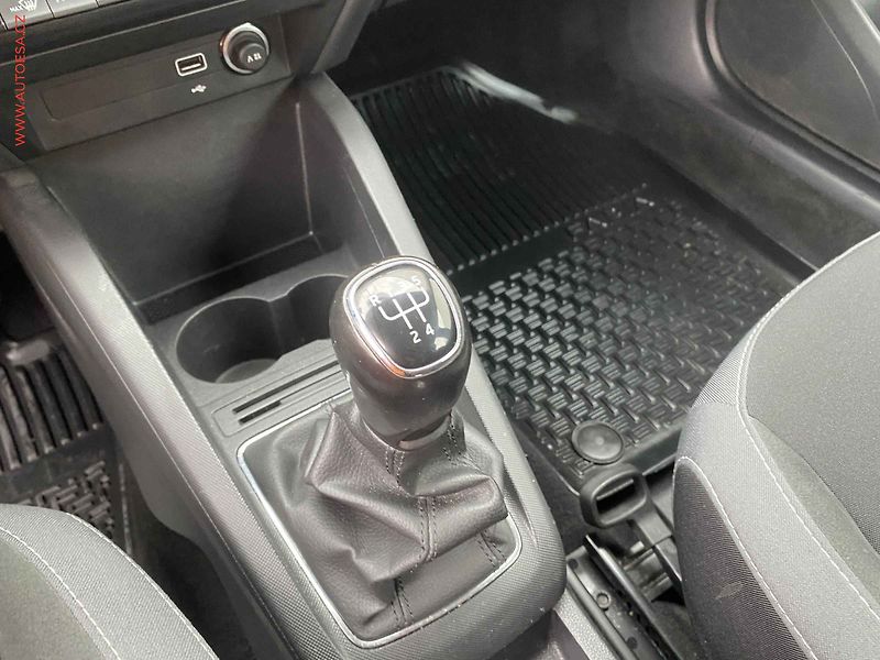 Škoda Fabia (2020) 1.0 TSi, 2.maj,ČR, Style - fotka 16 z 17