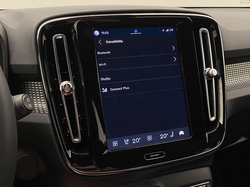 Volvo XC40 PURE ELECTRIC RECHARGE PLUS - fotka 48 z 51