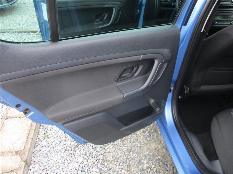 Škoda Fabia 1,2 TSI, aut.klima,serv.kniha, - fotka 15 z 44