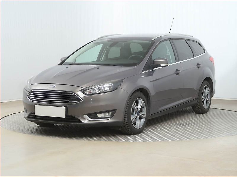 Ford Focus (2015) 1.5 TDCi, Tempomat - fotka 2 z 14