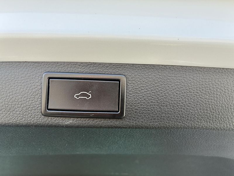 Škoda Karoq 110 kW Style 4x4 DSG 1.MAJITEL - fotka 37 z 38