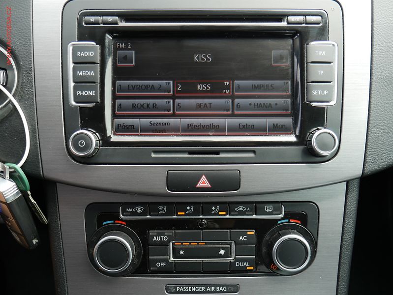 Volkswagen Passat (2011) 2.0TDi, ČR, Comfortline - fotka 17 z 22