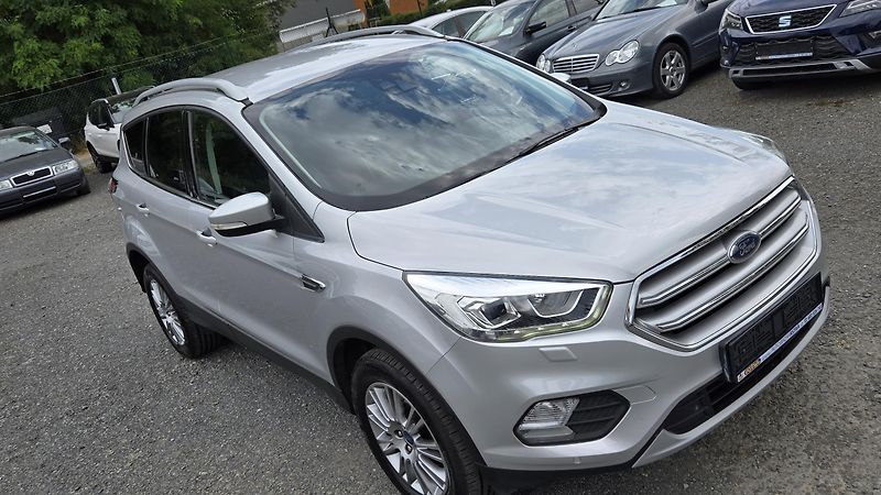 Ford Kuga 2.0TDCIi TITANIUM  110KW 1MAJ. - fotka 6 z 43