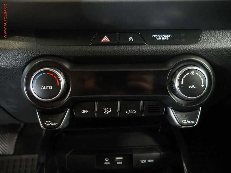Kia Stonic (2019) 1.2i, 2.maj,ČR, navi, autoAC - fotka 16 z 21