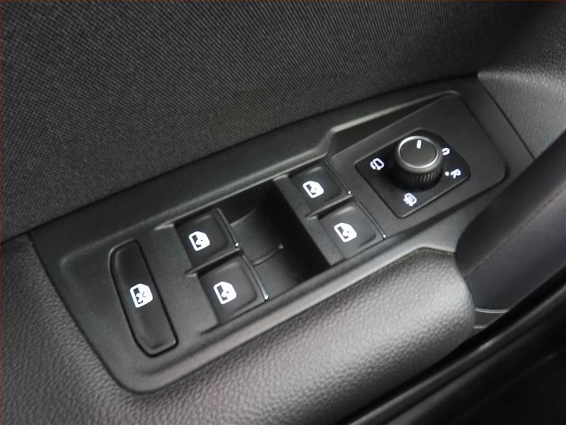 Volkswagen Tiguan (2021) 2.0 TDI - fotka 14 z 14
