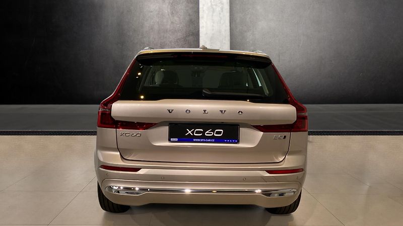 Volvo XC60 (2026) ULTRA BRIGHT, B5 AWD, 184+10 k - fotka 5 z 15