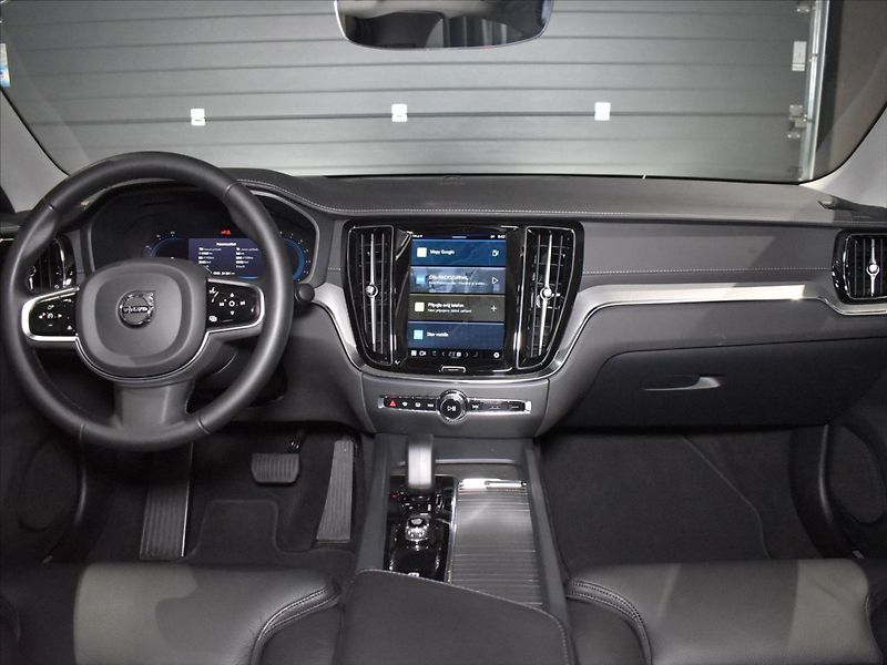 Volvo S60 2,0 B5 AWD Ultimate Panorama - fotka 12 z 23